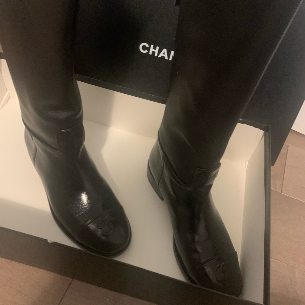 Chanel boots brand new size 7 Women’s